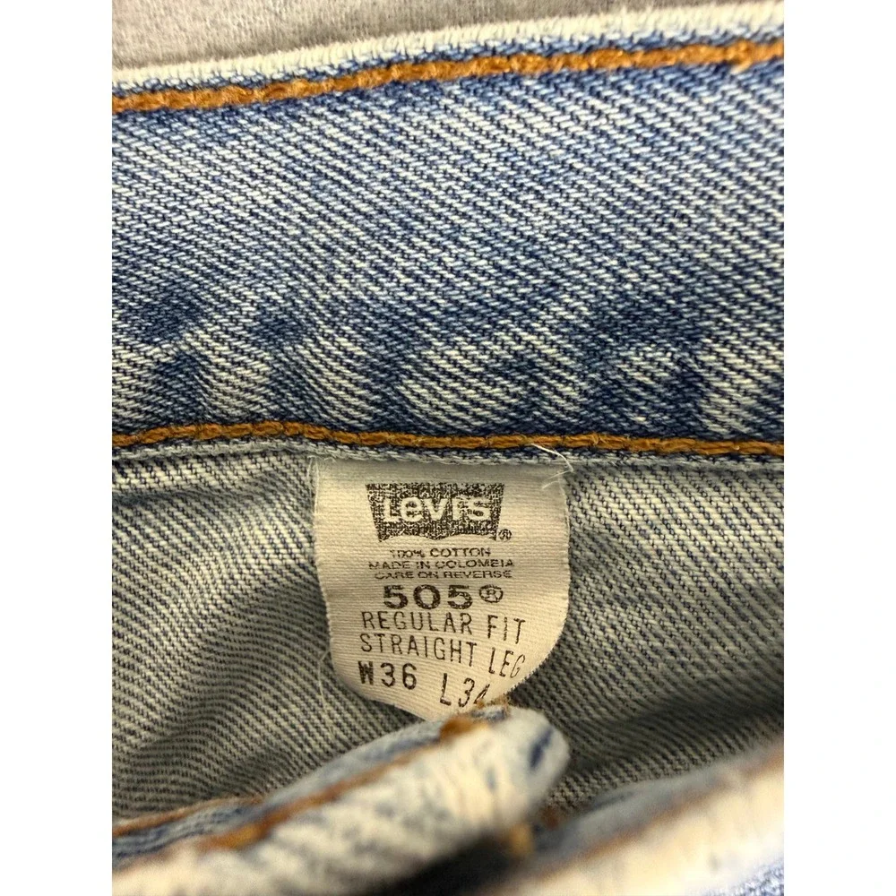 Vintage 90s Levis 505 Regular Fit Straight Leg Light Wash Jeans 35x33 1616